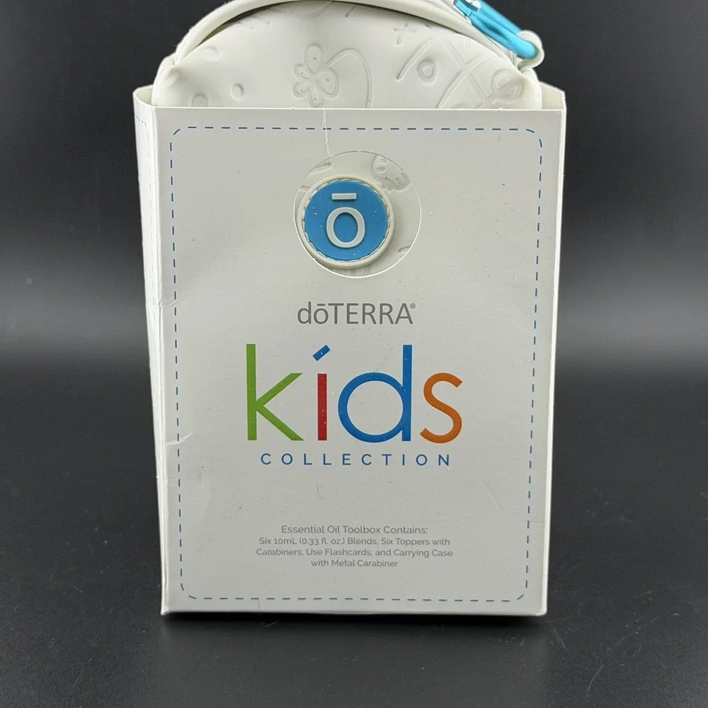 doTERRA Kids Roller Set 7x 10ml Bottles Carry Bag Keychain Sleeves Essential Oil